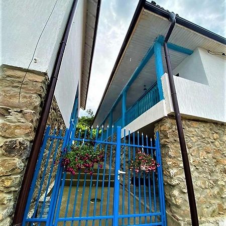 Цяла Ваканционна Къща- Florina Houses Hotell Goranovtsi Exteriör bild